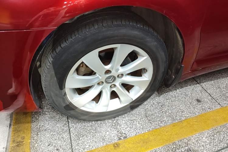 Used Citroen C-Quatre 2011 Sedan 1.6L Automatic Fashion Edition Left Front Wheel Hub