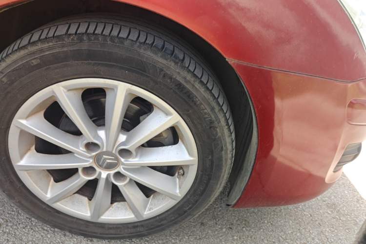 Used Citroen C-Quatre 2011 Hatchback 2.0L Automatic Jingya Model Right Front Wheel Hub