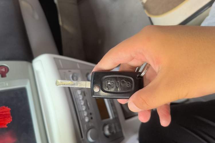 Used Citroen C-Quatre 2011 Hatchback 1.6L Automatic Yueya Model Vehicle Key