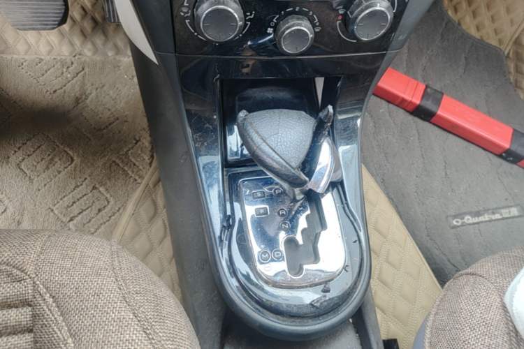 Used Citroen C-Quatre 2011 Sedan 1.6L Automatic Fashion Edition Gear Lever