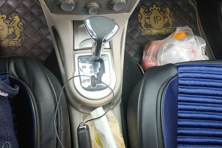 Used Citroen C-Quatre 2011 Sedan 1.6L Automatic Fashion Edition Gear Lever