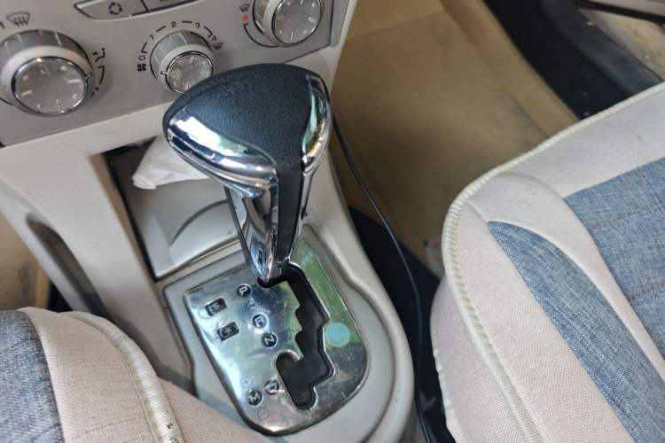 Used Citroen C-Quatre 2011 Sedan 1.6L Automatic Fashion Edition Gear Lever