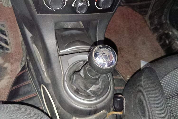 Used Citroen C-Quatre 2011 Sedan 1.6L Manual Fashion Edition Gear Lever