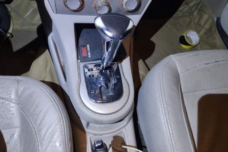 Used Citroen C-Quatre 2011 Sedan 1.6L Automatic Fashion Edition Gear Lever
