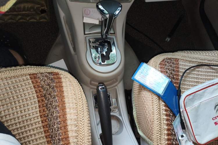 Used Citroen C-Quatre 2011 Sedan 1.6L Automatic Fashion Edition Gear Lever
