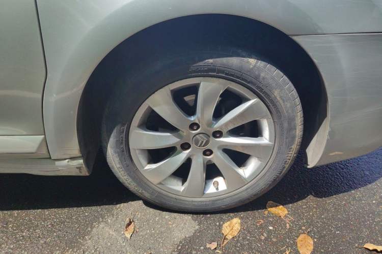 Used Citroen C-Quatre 2011 Sedan 1.6L Manual Fashion Edition Right Front Wheel Hub