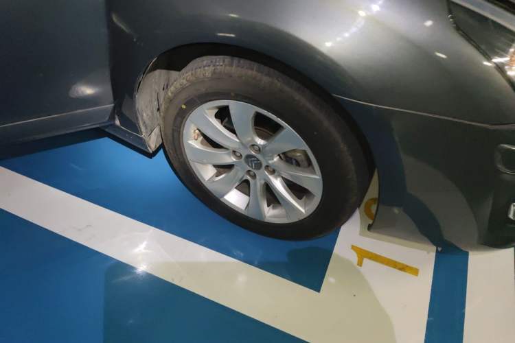 Used Citroen C-Quatre 2011 Sedan 1.6L Automatic Comfort Model Right Front Wheel Hub