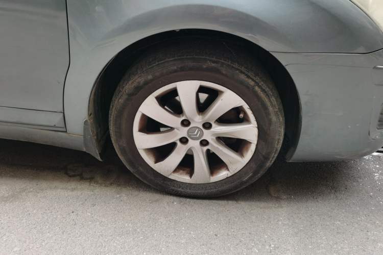 Used Citroen C-Quatre 2011 Sedan 1.6L Manual Fashion Edition Right Front Wheel Hub