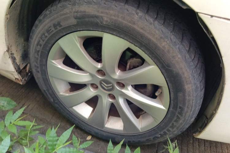 Used Citroen C-Quatre 2011 Sedan 1.6L Automatic Champion Edition Right Front Wheel Hub