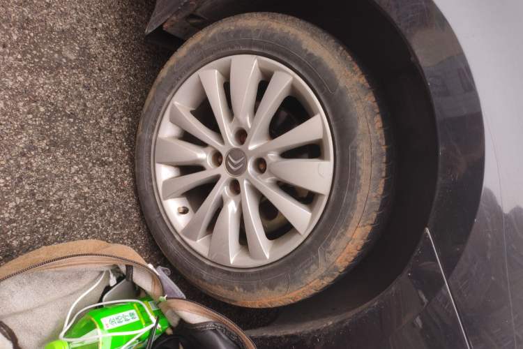 Used Citroen C-Quatre 2012 Sedan 1.6L Manual Enjoyment Model Right Front Wheel Hub