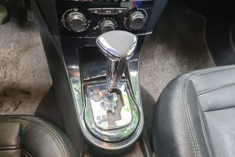 Used Citroen C-Quatre 2012 Sedan 2.0L Automatic Joyful Model Gear Lever