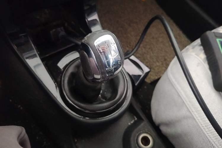 Used Citroen C-Quatre 2012 Sedan 1.6L Manual Prestige Model Gear Lever