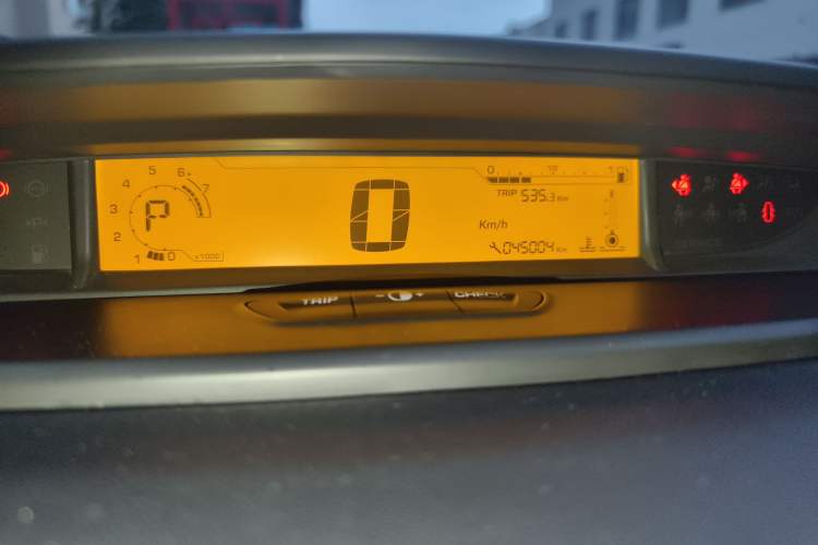 Used Citroen C-Quatre 2012 Sedan 2.0L Automatic Joyful Model Odometer Close Up
