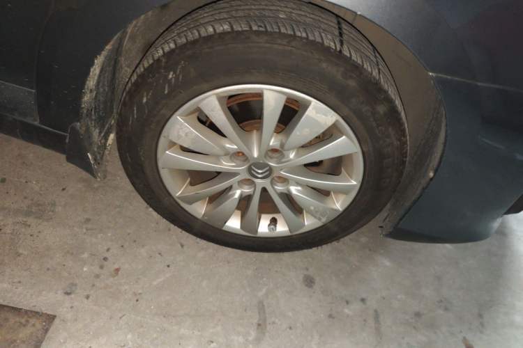Used Citroen C-Quatre 2012 Sedan 2.0L Manual - Joyful Edition Right Front Wheel Hub