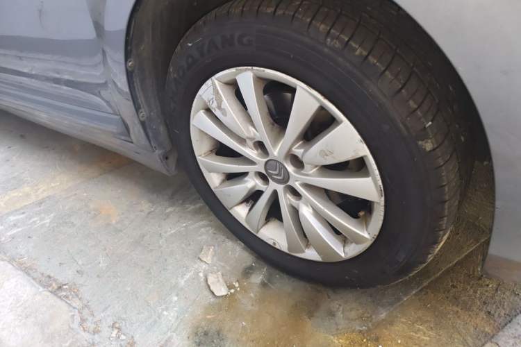 Used Citroen C-Quatre 2012 Sedan 2.0L Automatic Prestige Model Right Front Wheel Hub