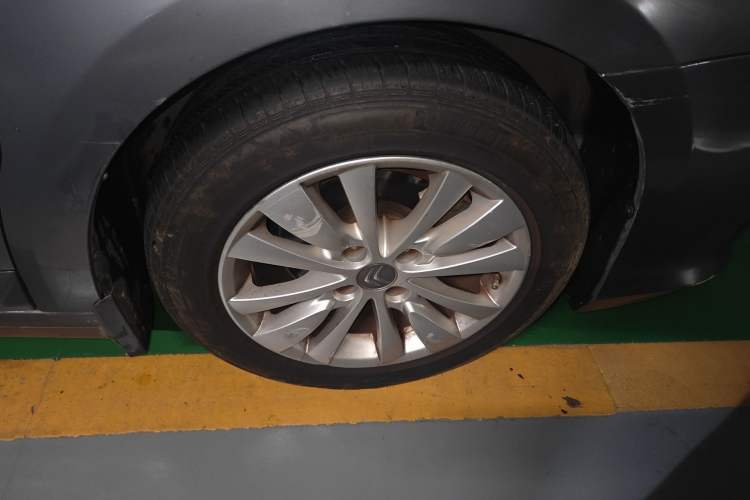 Used Citroen C-Quatre 2012 Sedan 2.0L Manual - Joyful Edition Right Front Wheel Hub