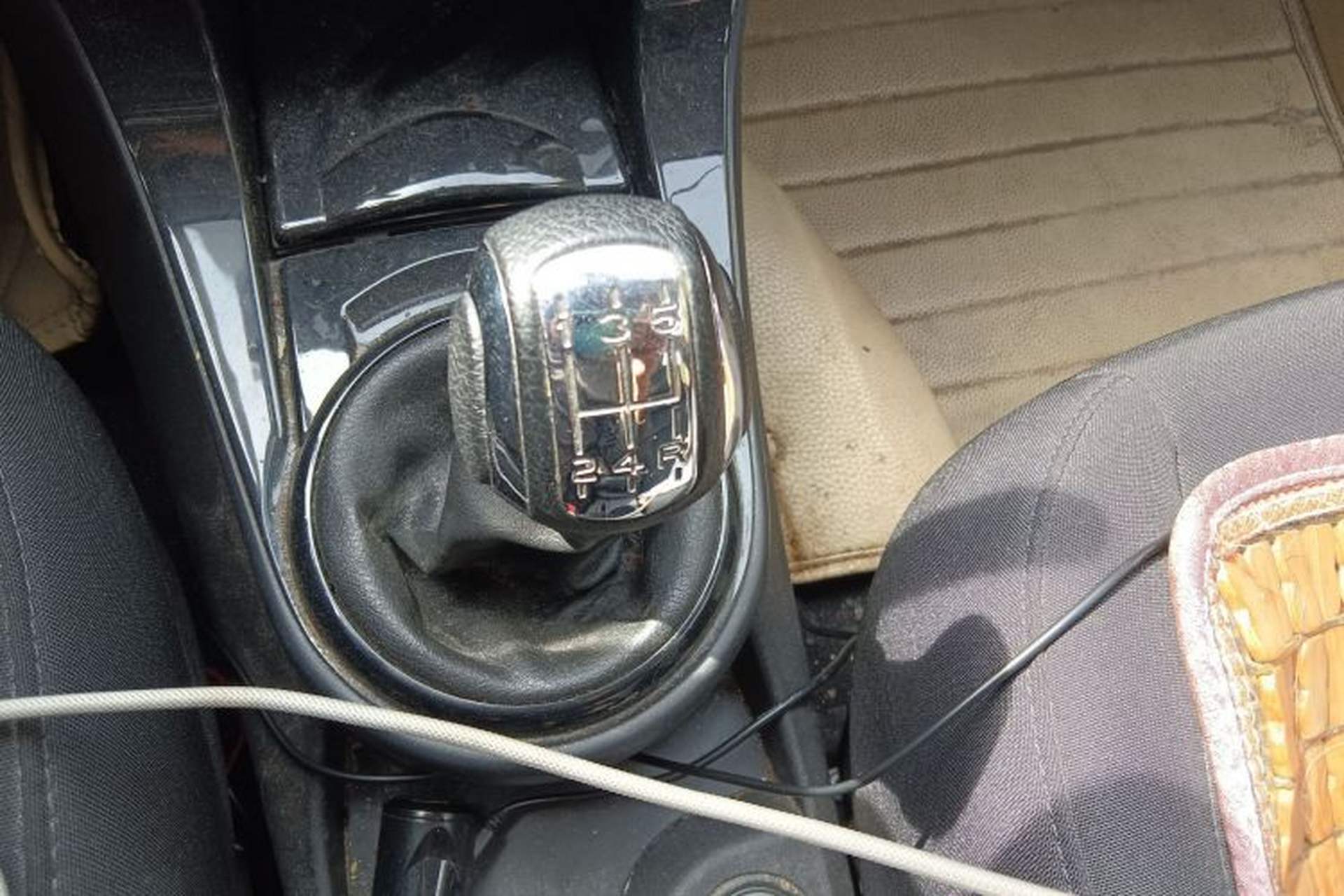 Used Citroen C-Quatre 2012 Sedan 2.0L Manual - Joyful Edition Gear Lever