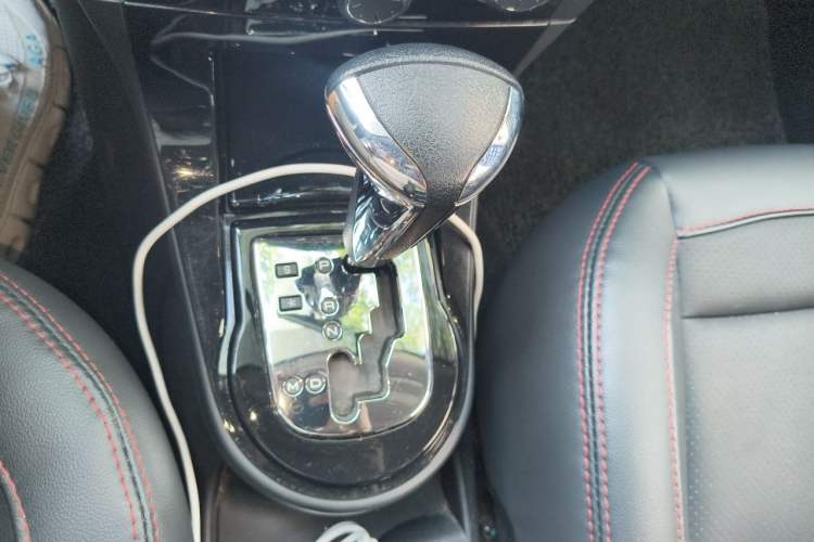 Used Citroen C-Quatre 2012 Sedan 2.0L Automatic Joyful Model Gear Lever