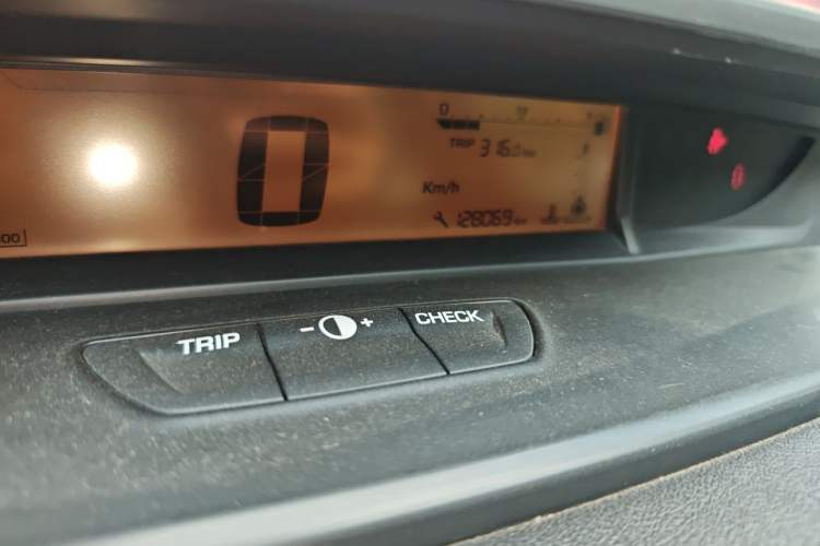 Used Citroen C-Quatre 2012 Hatchback 1.6L Manual LeShang Model Odometer Close Up