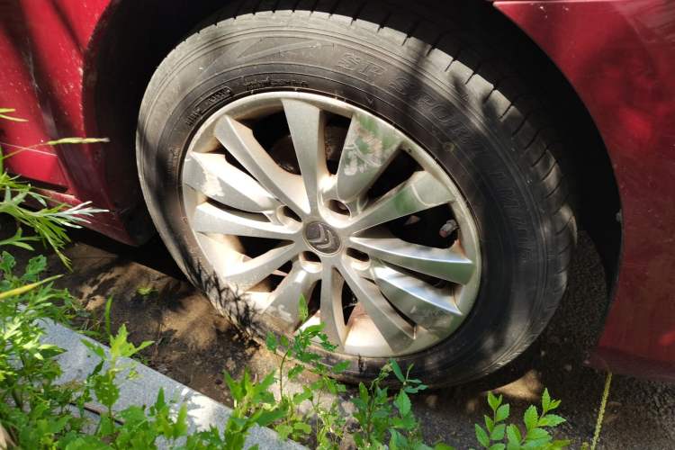 Used Citroen C-Quatre 2012 Sedan 2.0L Automatic Joyful Model Right Front Wheel Hub