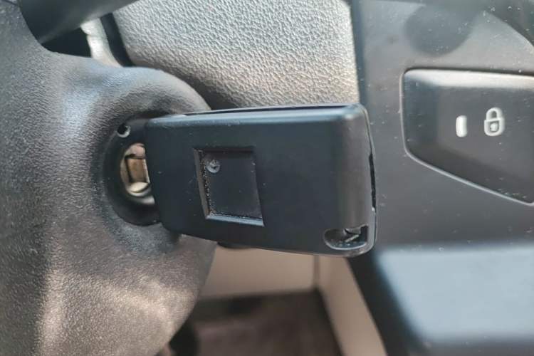 Used Citroen C-Quatre 2012 Hatchback 1.6L Automatic LeShang Model Vehicle Key