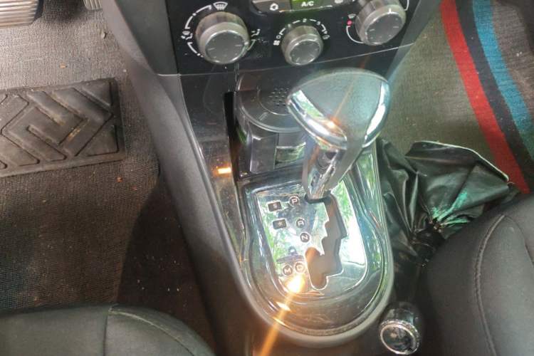 Used Citroen C-Quatre 2012 Sedan 2.0L Automatic Joyful Model Gear Lever