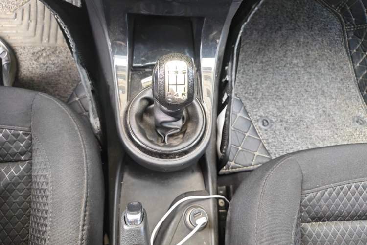 Used Citroen C-Quatre 2012 Sedan 2.0L Automatic Joyful Model Gear Lever