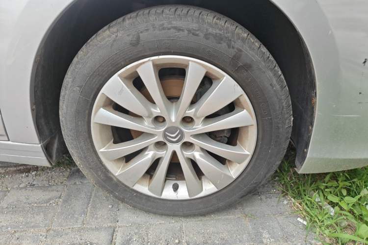 Used Citroen C-Quatre 2012 Sedan 2.0L Automatic Joyful Model Right Front Wheel Hub