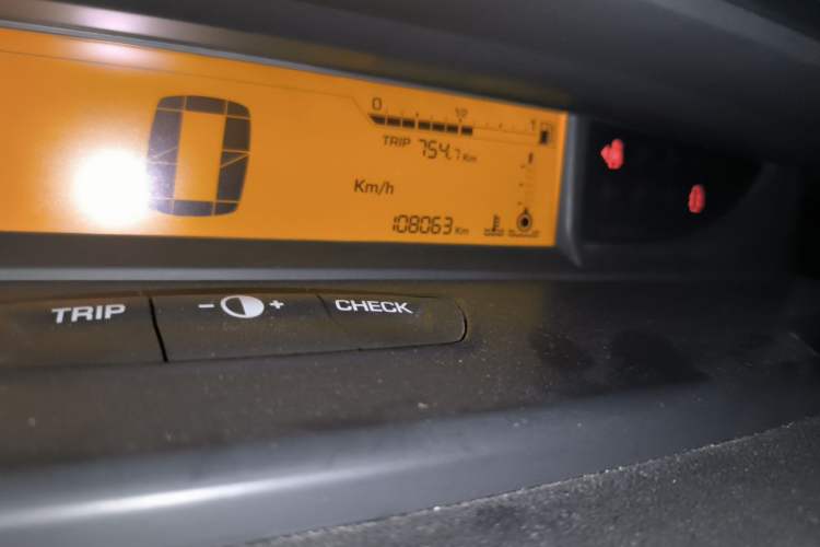 Used Citroen C-Quatre 2012 Hatchback 1.6L Manual LeShang Model Odometer Close Up
