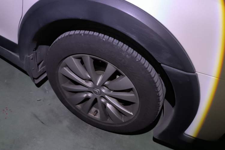 Used Citroen C-Quatre 2012 Hatchback 1.6L Manual LeShang Model Right Front Wheel Hub