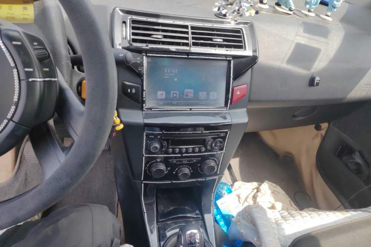 Used Citroen C-Quatre 2013 1.6L Manual Prestige CNG Model Audio And AC Panel