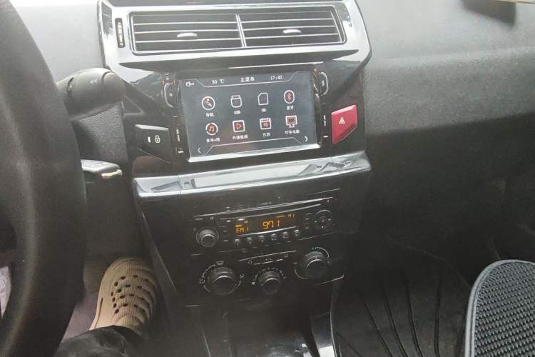 Used Citroen C-Quatre 2013 1.6L Manual Prestige CNG Model Audio And AC Panel