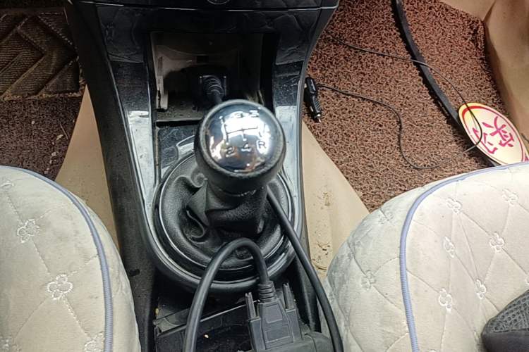 Used Citroen C-Quatre 2013 Sedan 1.6L Manual - Prestige Model Gear Lever
