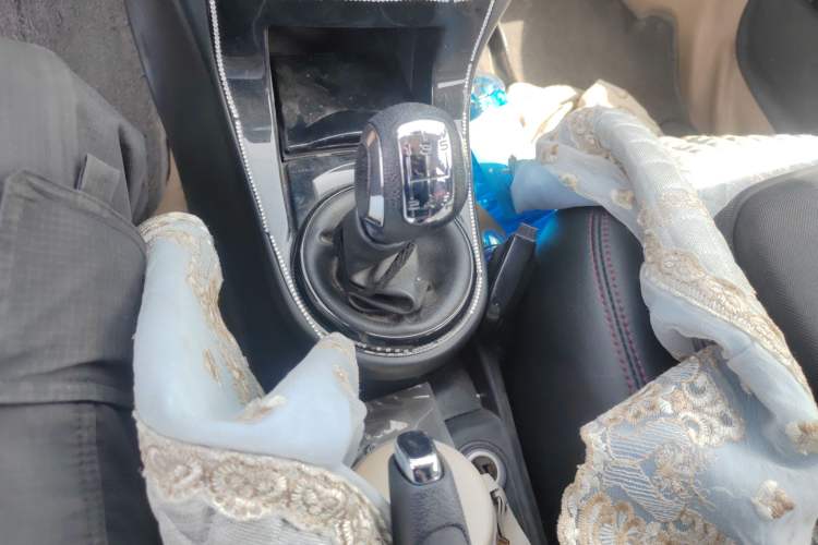 Used Citroen C-Quatre 2013 1.6L Manual Prestige CNG Model Gear Lever