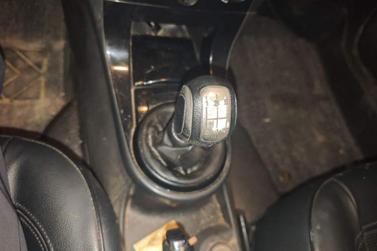 Used Citroen C-Quatre 2013 1.6L Manual Prestige CNG Model Gear Lever