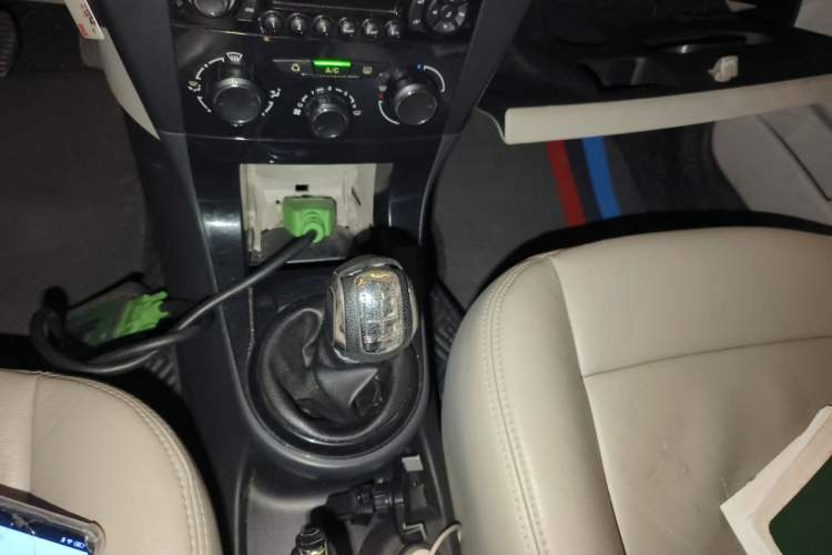 Used Citroen C-Quatre 2013 Sedan 1.6L Manual - Prestige Model Gear Lever