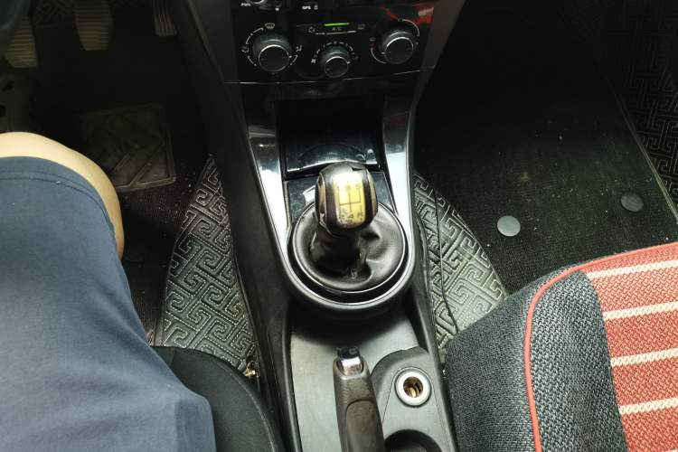 Used Citroen C-Quatre 2013 1.6L Manual Prestige CNG Model Gear Lever