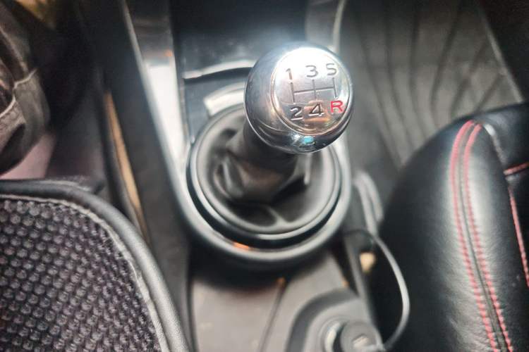 Used Citroen C-Quatre 2013 1.6L Manual Prestige CNG Model Gear Lever