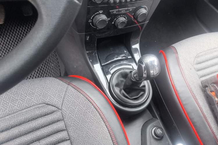 Used Citroen C-Quatre 2013 Sedan 1.6L Manual - Prestige Model Gear Lever