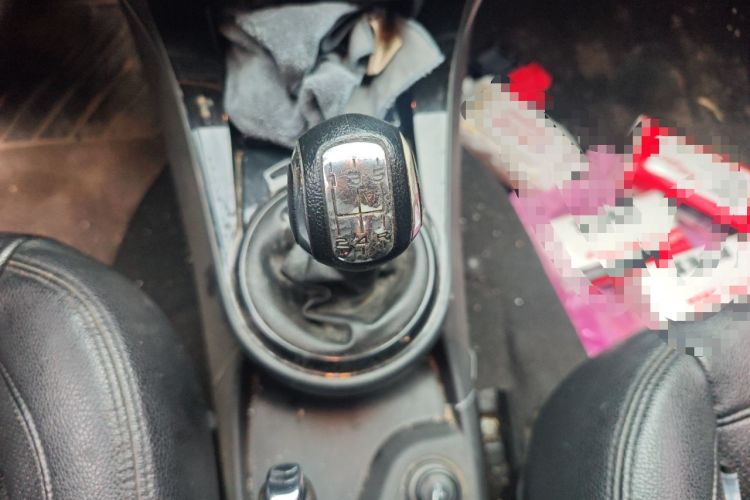 Used Citroen C-Quatre 2013 Sedan 1.6L Manual - Prestige Model Gear Lever