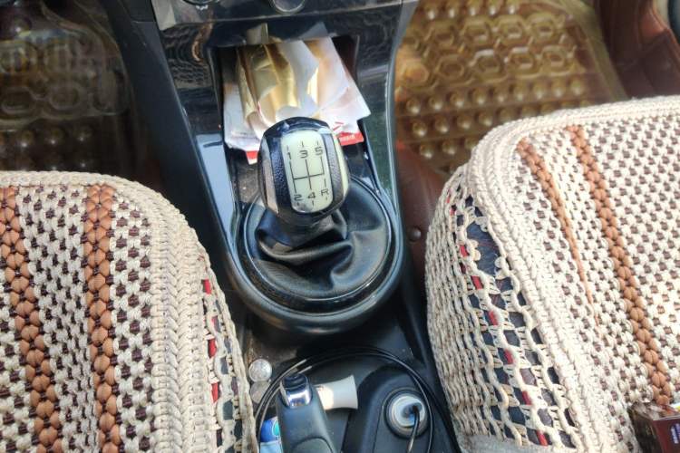 Used Citroen C-Quatre 2013 1.6L Manual Prestige CNG Model Gear Lever
