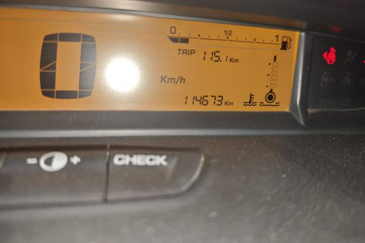 Used Citroen C-Quatre 2013 1.6L Manual Prestige CNG Model Odometer Close Up