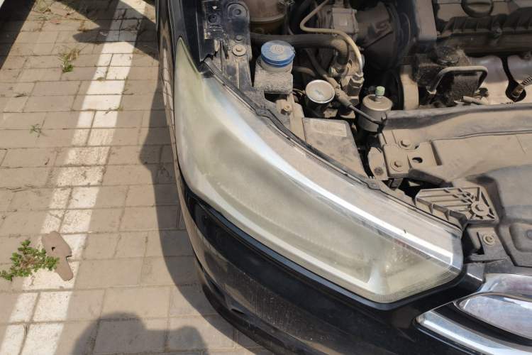 Used Citroen C-Quatre 2013 1.6L Manual Prestige CNG Model Right Front Headlight