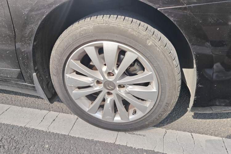 Used Citroen C-Quatre 2013 Sedan 1.6L Manual - Prestige Model Right Front Wheel Hub
