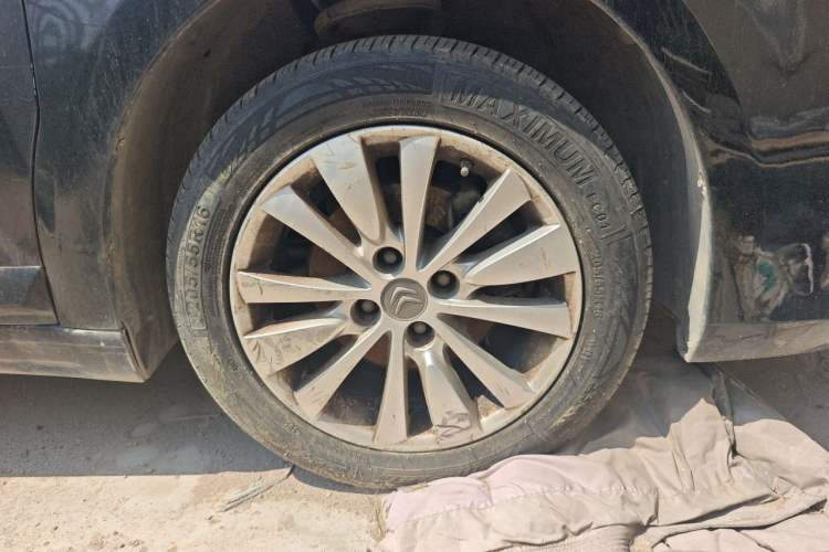 Used Citroen C-Quatre 2013 1.6L Manual Prestige CNG Model Right Front Wheel Hub