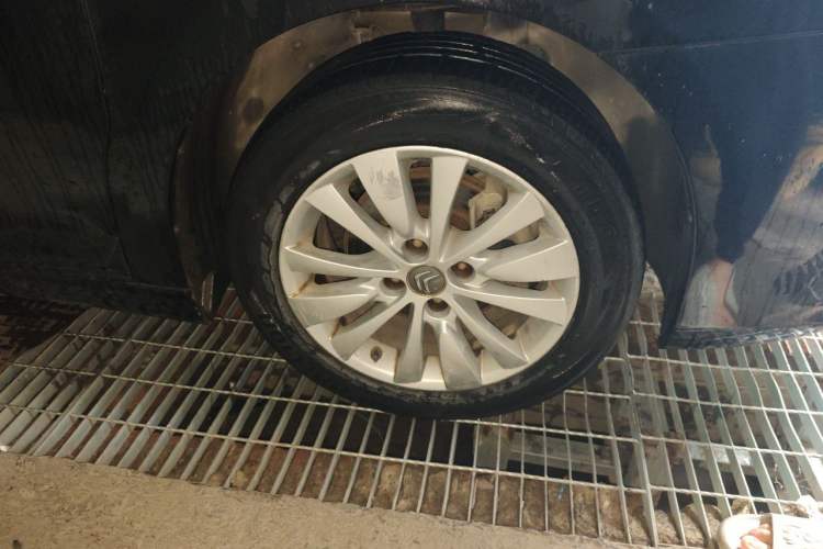 Used Citroen C-Quatre 2013 1.6L Manual Prestige CNG Model Right Front Wheel Hub