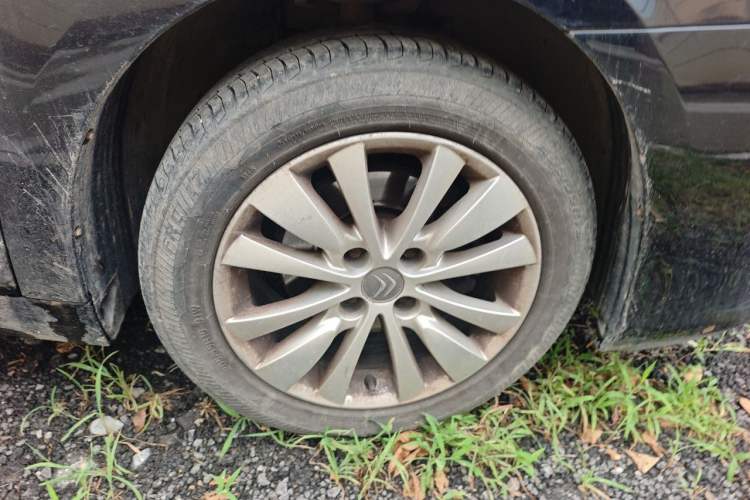 Used Citroen C-Quatre 2013 Sedan 1.6L Manual - Prestige Model Right Front Wheel Hub