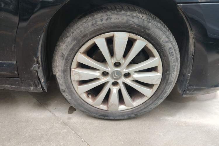 Used Citroen C-Quatre 2013 Sedan 1.6L Manual - Prestige Model Right Front Wheel Hub