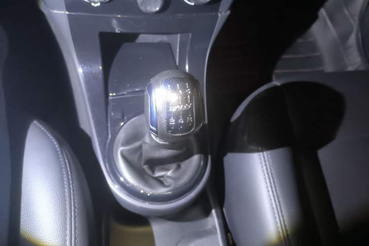 Used Citroen C-Quatre 2013 Sedan 2.0L Manual - Joyful Edition Gear Lever