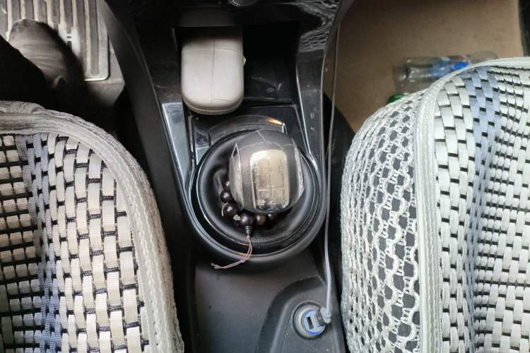 Used Citroen C-Quatre 2013 Sedan 1.6L Manual - Prestige Model Gear Lever
